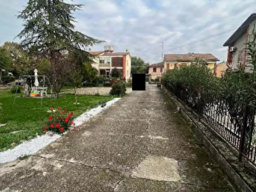 Immagine 2 di Garage in vendita  in Via Bologna a Pontenure