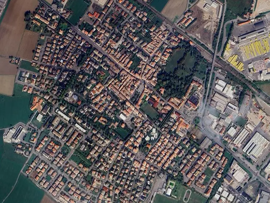 Immagine 11 di Garage in vendita  in Via Bologna a Pontenure