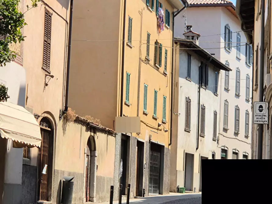 Immagine 3 di Appartamento in vendita  in Via Giuseppe Garibaldi a Nembro