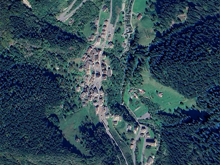 Immagine 18 di Appartamento in vendita  in Via Bereri a Mezzoldo