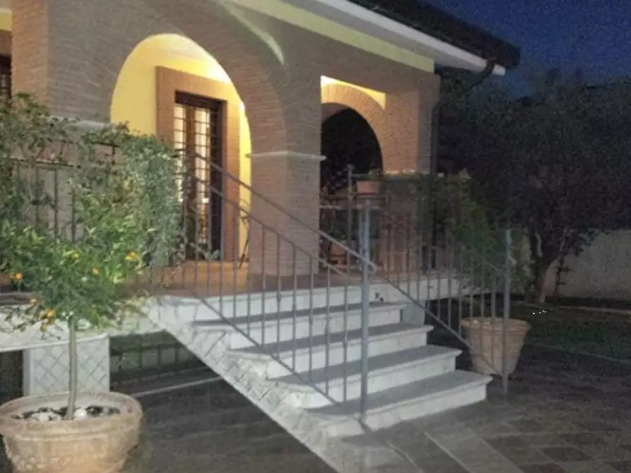 Immagine 2 di Appartamento in vendita  in Via Santa Cristina Gela a Roma