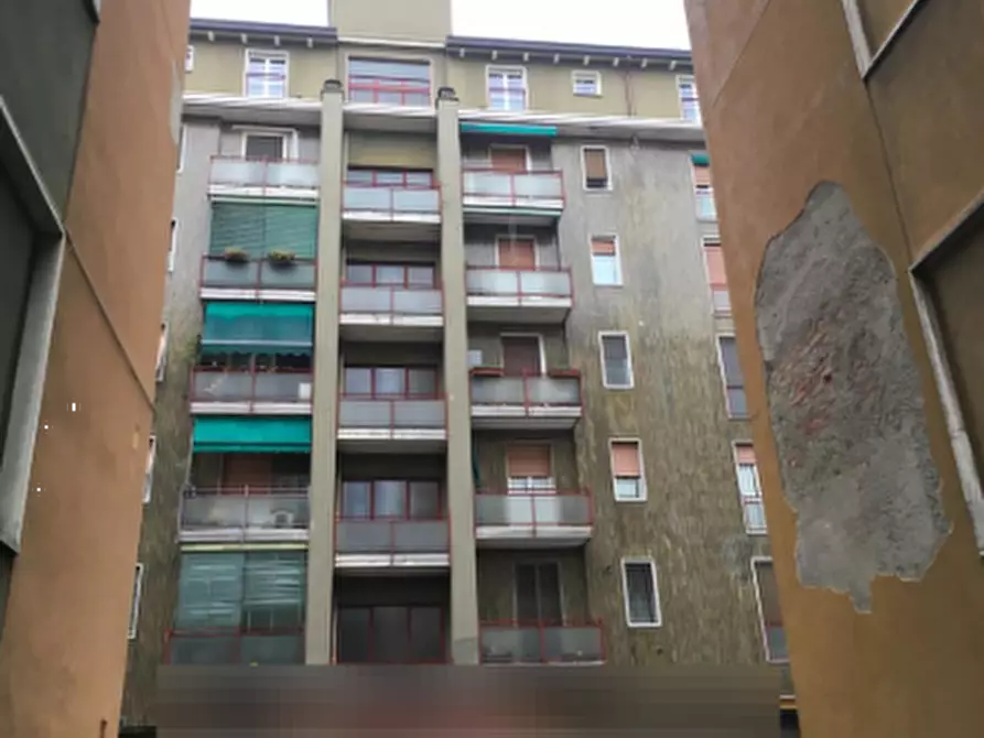 Immagine 2 di Magazzino in vendita  in Via A. Binda a Milano