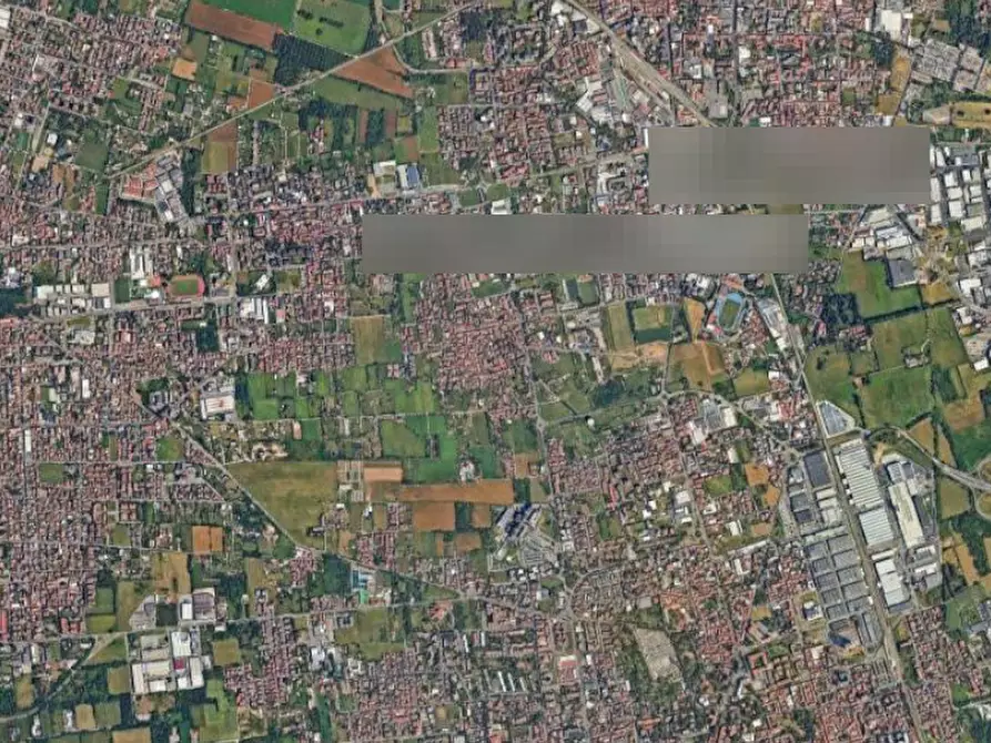 Immagine 2 di Garage in vendita  in Via Pirandello a Seregno