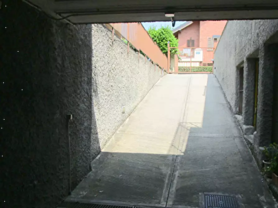 Immagine 4 di Garage in vendita  in Via Pirandello a Seregno