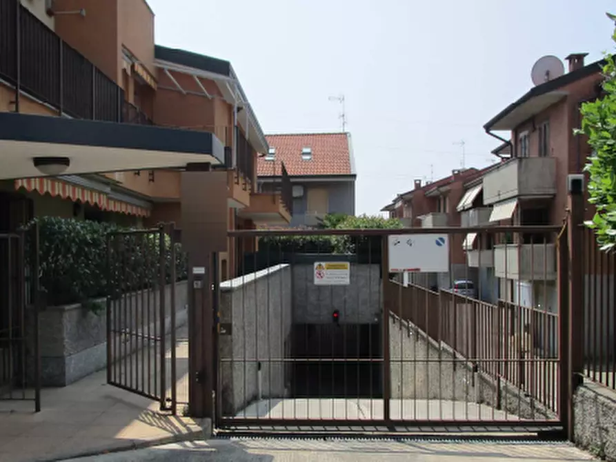 Immagine 6 di Garage in vendita  in Via Pirandello a Seregno