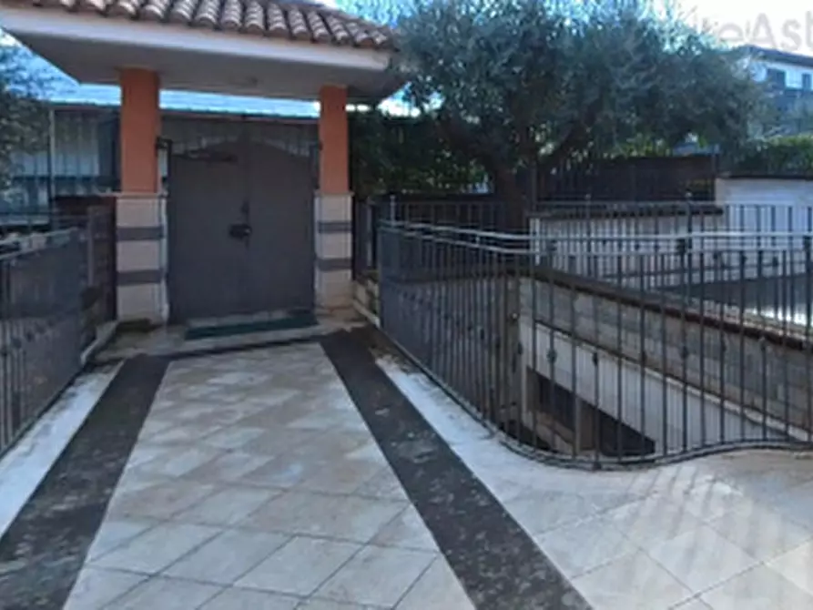 Immagine 5 di Appartamento in vendita  in Via Santa Cristina Gela a Roma