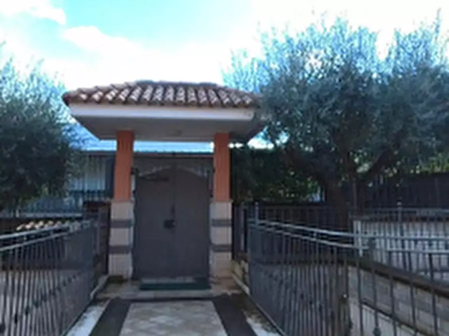 Immagine 11 di Appartamento in vendita  in Via Santa Cristina Gela a Roma