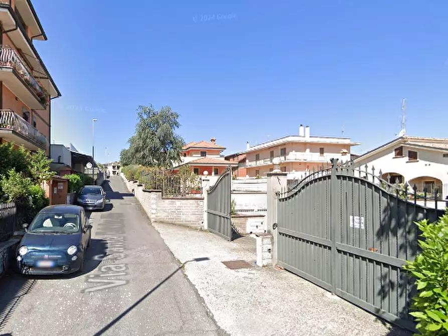 Immagine 23 di Appartamento in vendita  in Via Santa Cristina Gela a Roma