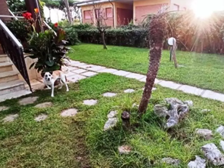 Immagine 10 di Casa bifamiliare in vendita  in Via Bouganville a Anzio