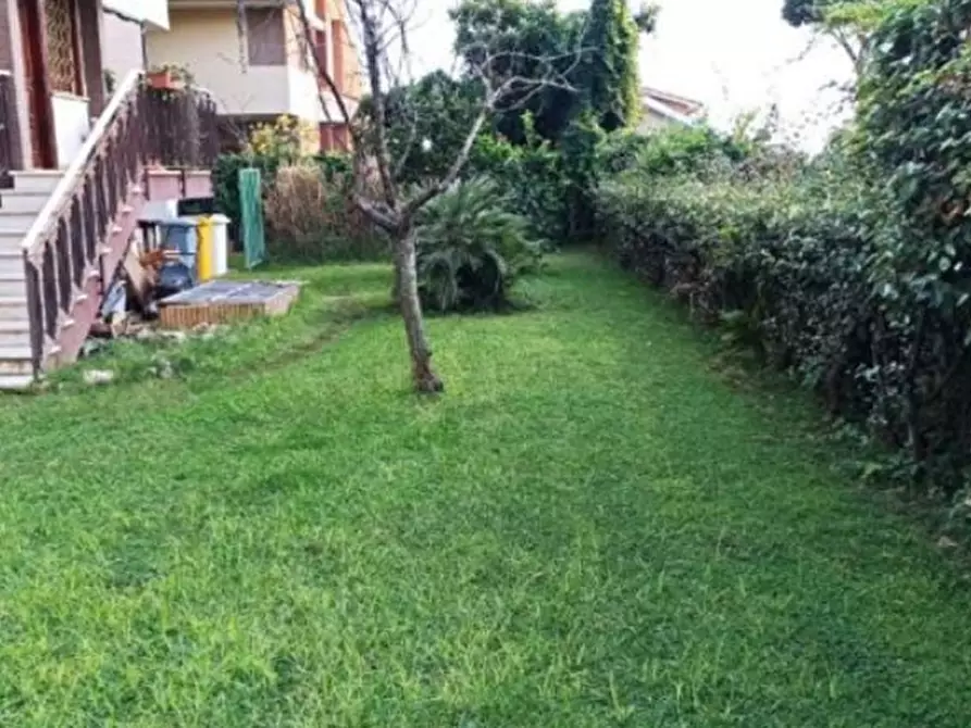 Immagine 11 di Casa bifamiliare in vendita  in Via Bouganville a Anzio