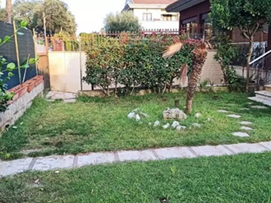 Immagine 12 di Casa bifamiliare in vendita  in Via Bouganville a Anzio