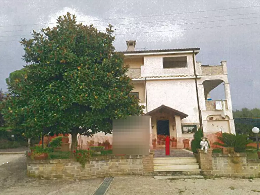 Immagine 2 di Appartamento in vendita  in Via Ponte Tre Armi a Genzano Di Roma