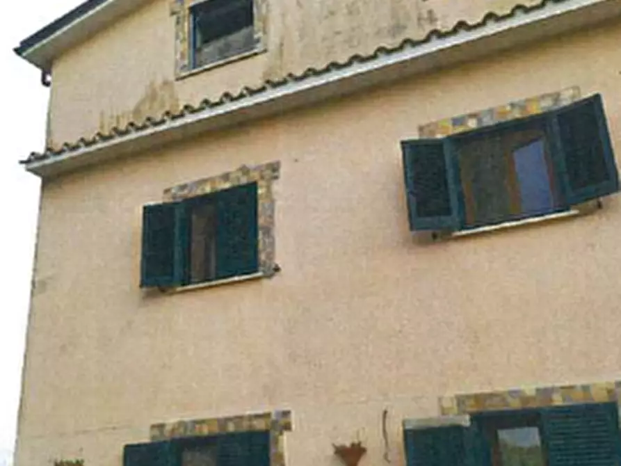 Immagine 4 di Appartamento in vendita  in Via Ponte Tre Armi a Genzano Di Roma