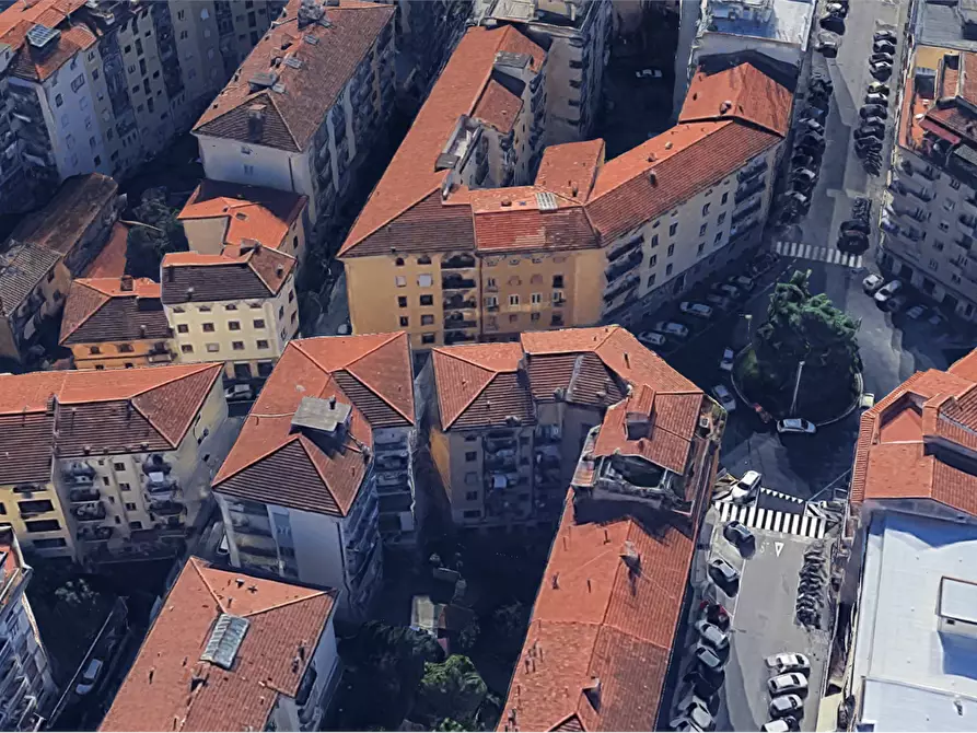 Immagine 8 di Appartamento in vendita  in Via Quintino Sella a Firenze