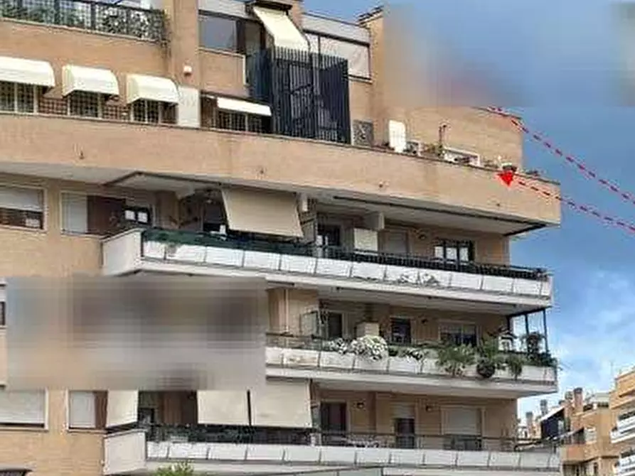 Immagine 2 di Appartamento in vendita  in Via dei Traghetti a Roma