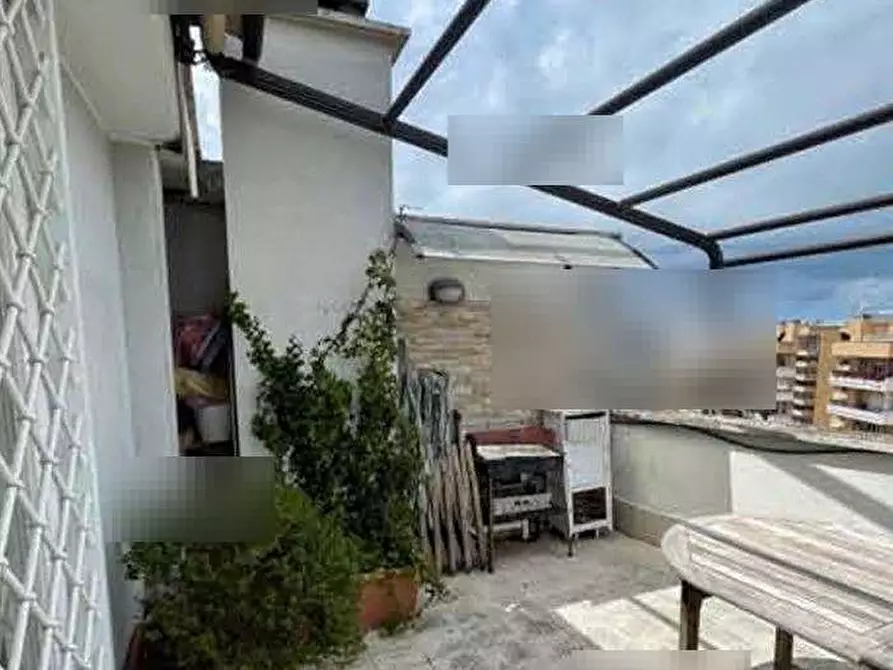 Immagine 4 di Appartamento in vendita  in Via dei Traghetti a Roma