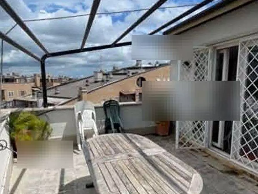 Immagine 5 di Appartamento in vendita  in Via dei Traghetti a Roma