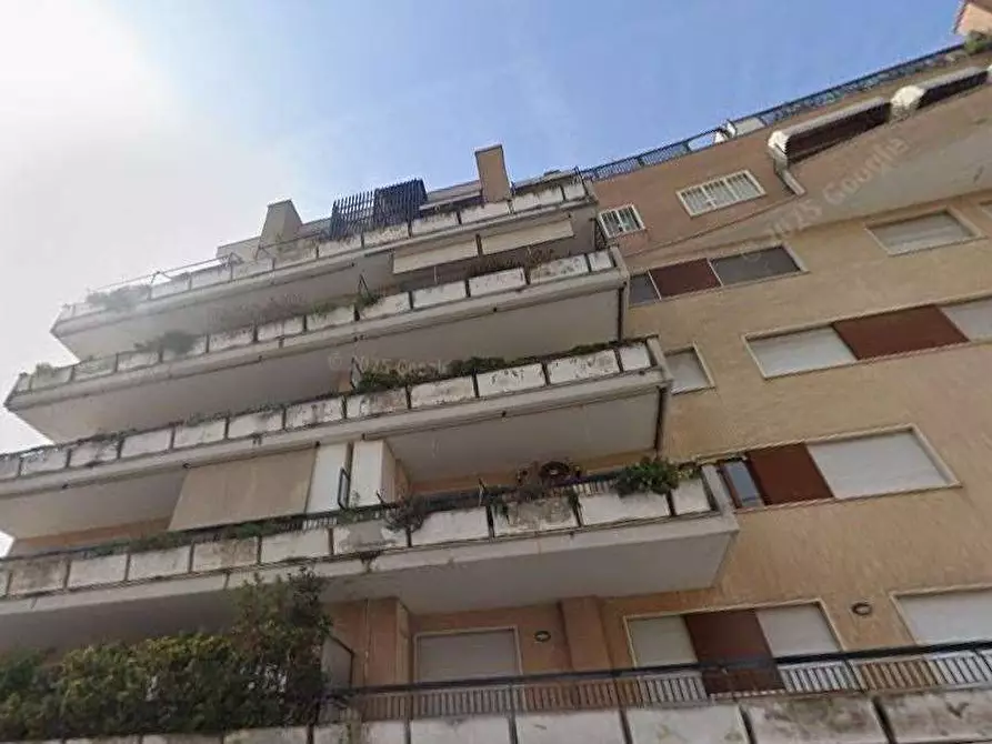 Immagine 6 di Appartamento in vendita  in Via dei Traghetti a Roma
