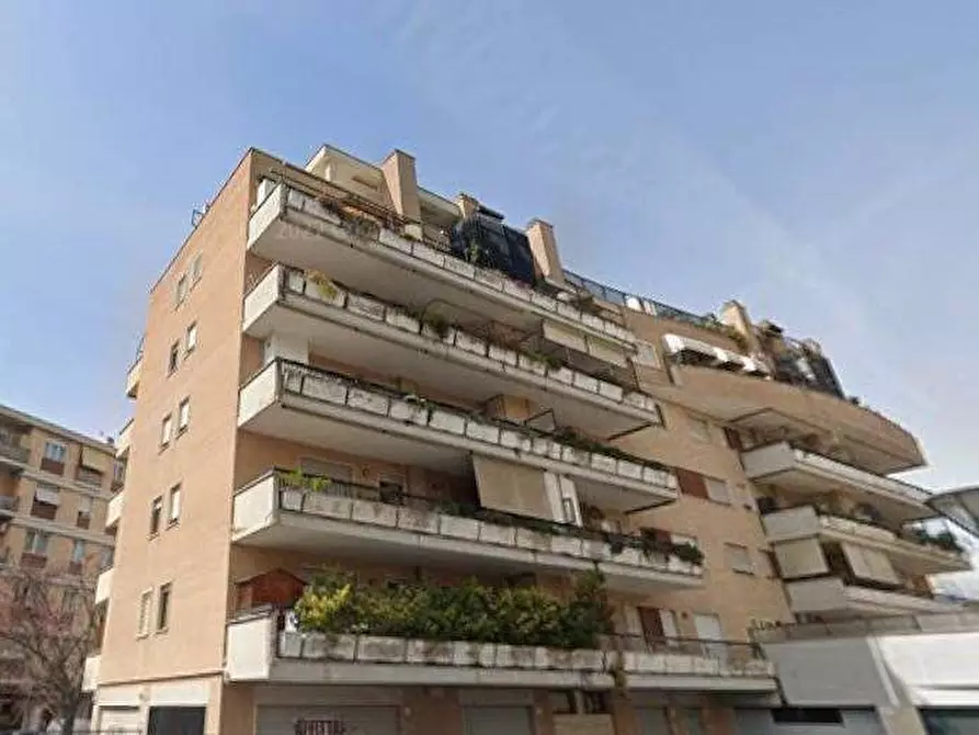 Immagine 1 di Appartamento in vendita  in Via dei Traghetti a Roma