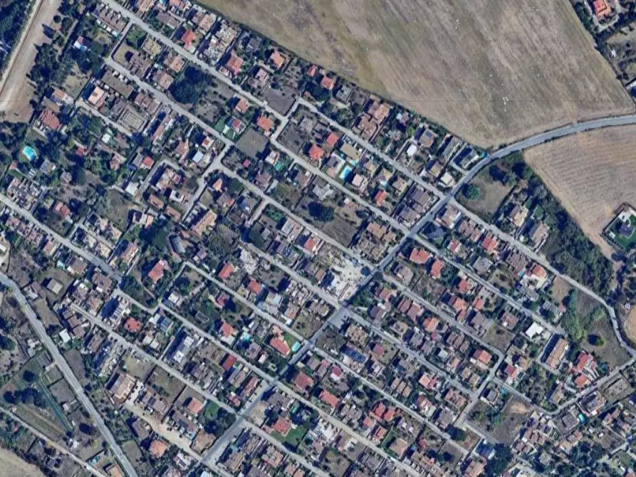 Immagine 10 di Terreno agricolo in vendita  in Via delle Margherite a Pomezia