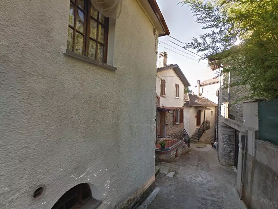 Immagine 7 di Porzione di casa in vendita  in  Via Ceria a Licciana Nardi