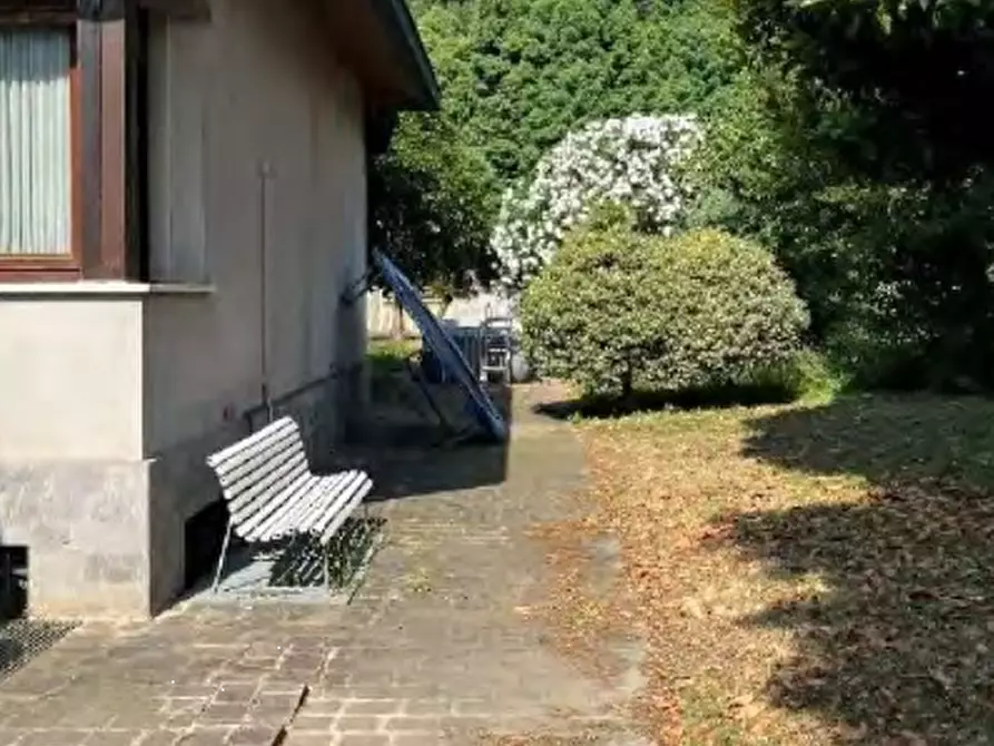 Immagine 5 di Villa in vendita  in Via Postale Vecchia a Airuno