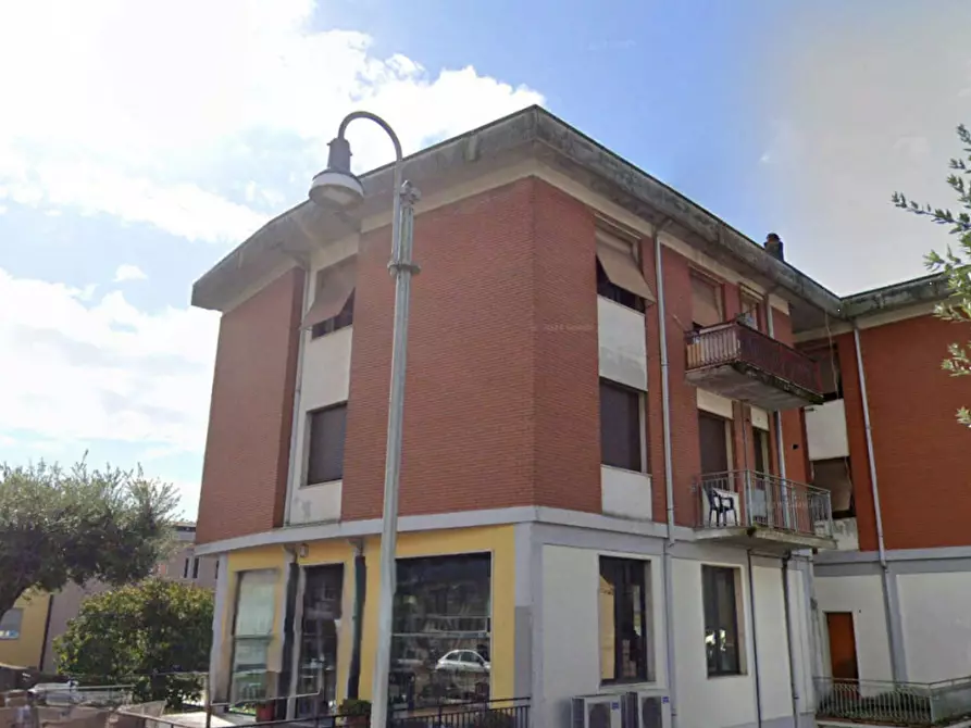 Immagine 4 di Appartamento in vendita  in Via Monsignore Razzoli a Villafranca In Lunigiana