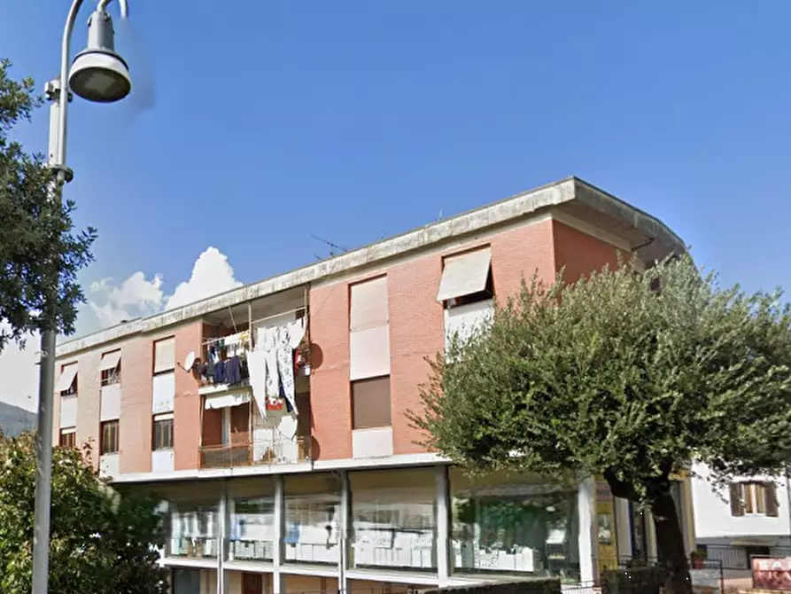 Immagine 6 di Appartamento in vendita  in Via Monsignore Razzoli a Villafranca In Lunigiana