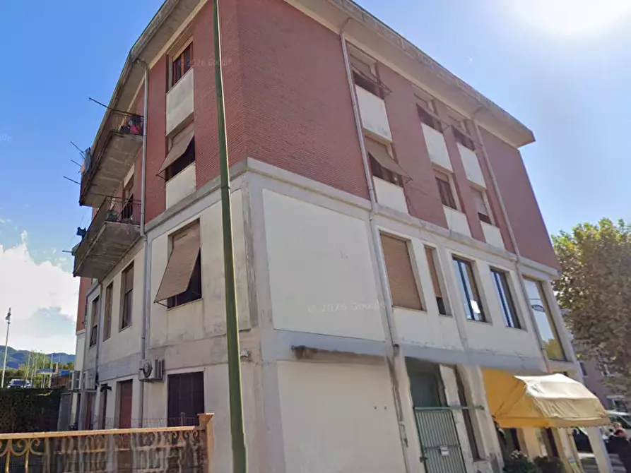 Immagine 14 di Appartamento in vendita  in Via Monsignore Razzoli a Villafranca In Lunigiana