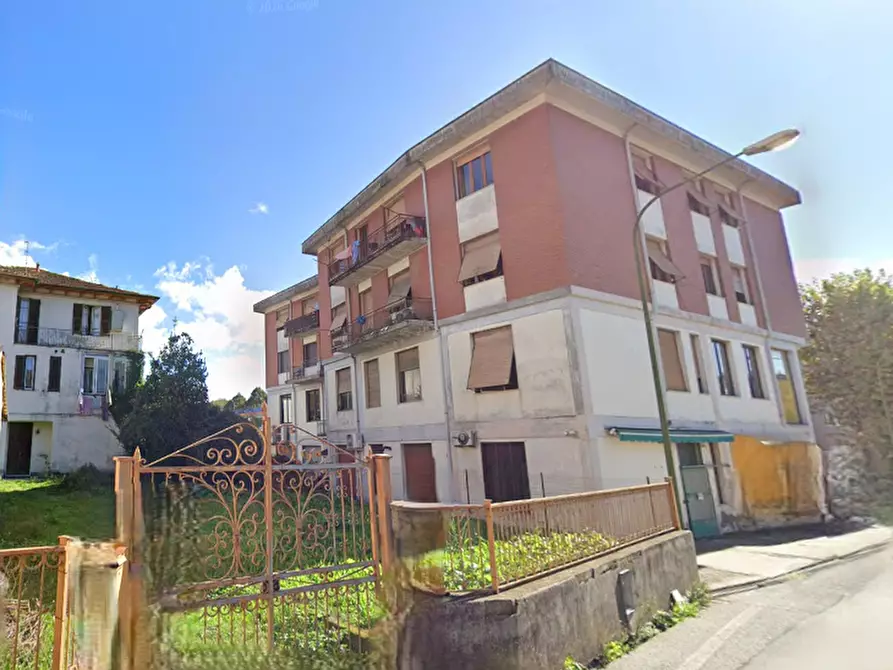 Immagine 16 di Appartamento in vendita  in Via Monsignore Razzoli a Villafranca In Lunigiana