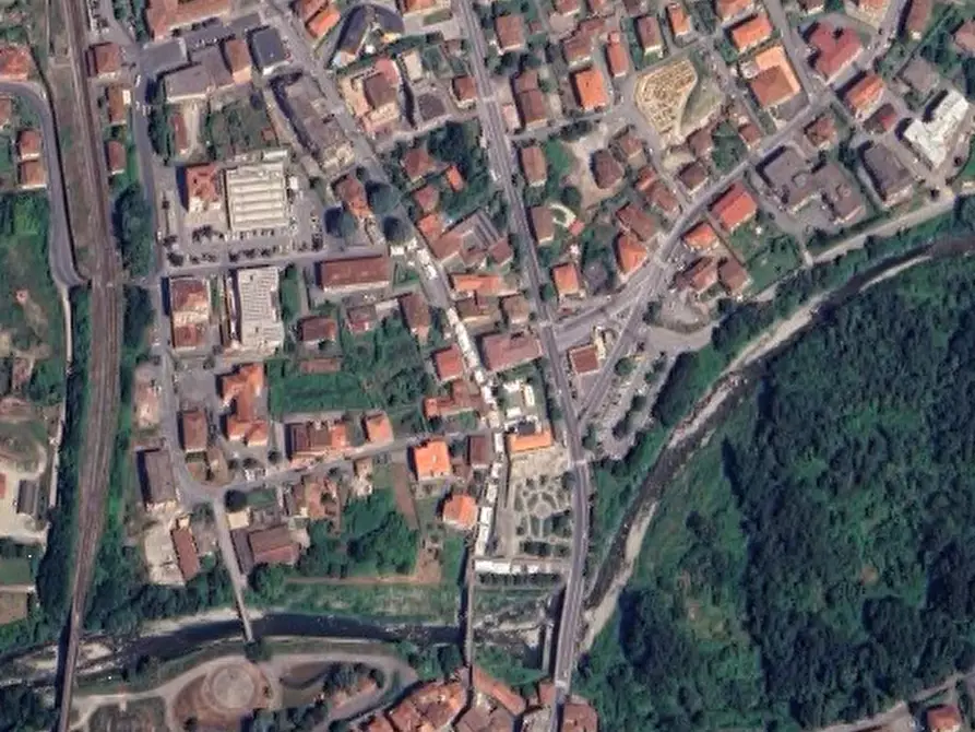 Immagine 26 di Appartamento in vendita  in Via Monsignore Razzoli a Villafranca In Lunigiana