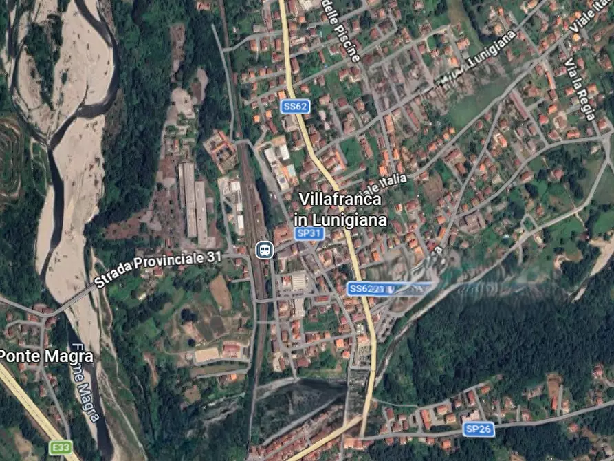 Immagine 30 di Appartamento in vendita  in Via Monsignore Razzoli a Villafranca In Lunigiana