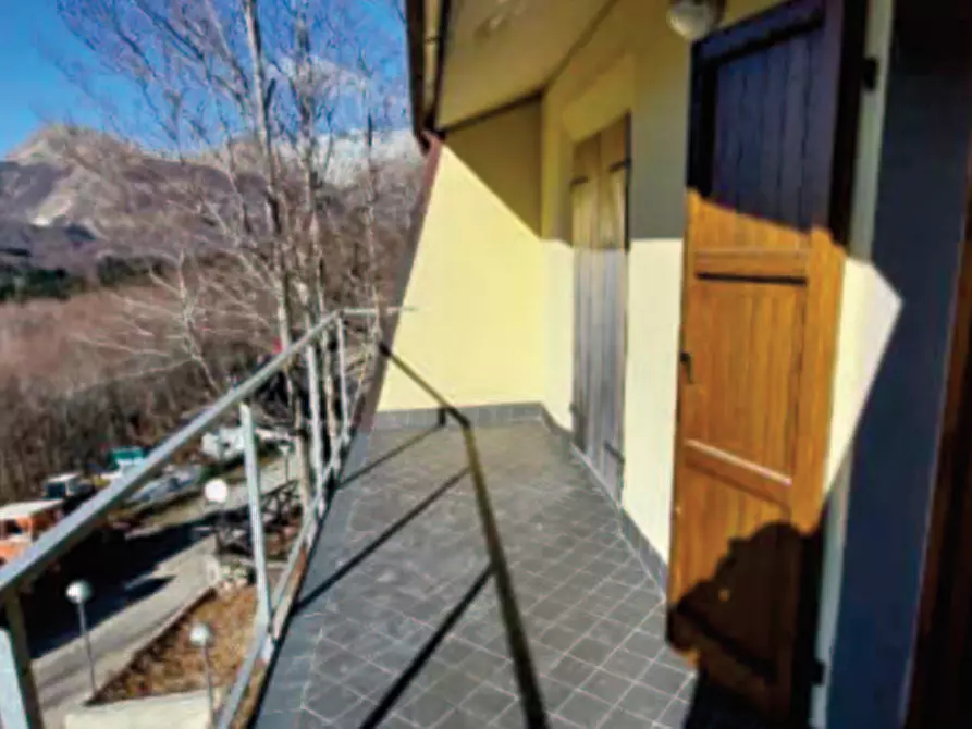 Immagine 7 di Appartamento in vendita  in Località Cerreto a Fivizzano