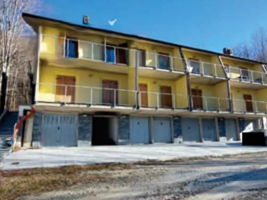 Immagine 9 di Appartamento in vendita  in Località Cerreto a Fivizzano