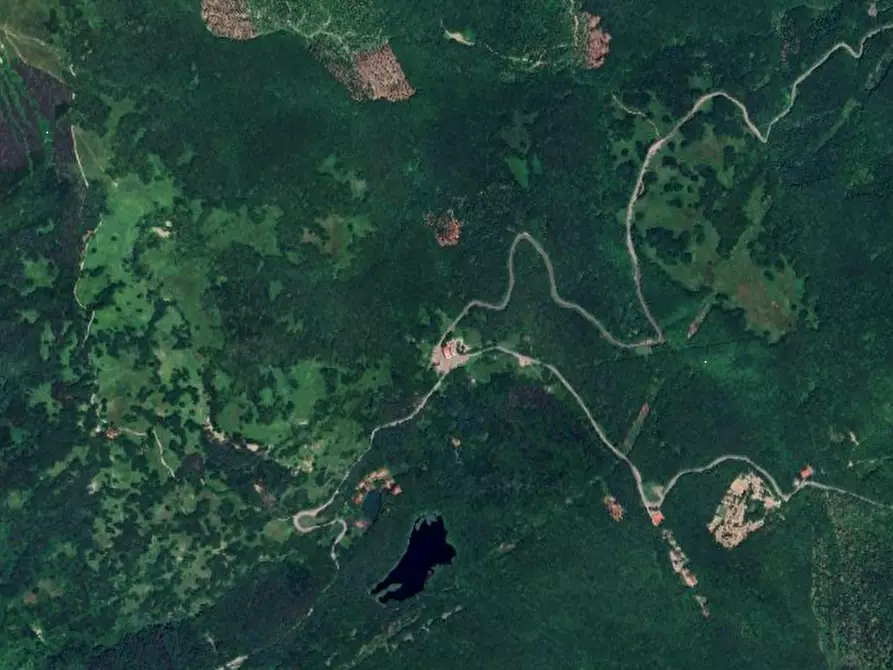 Immagine 22 di Appartamento in vendita  in Località Cerreto a Fivizzano