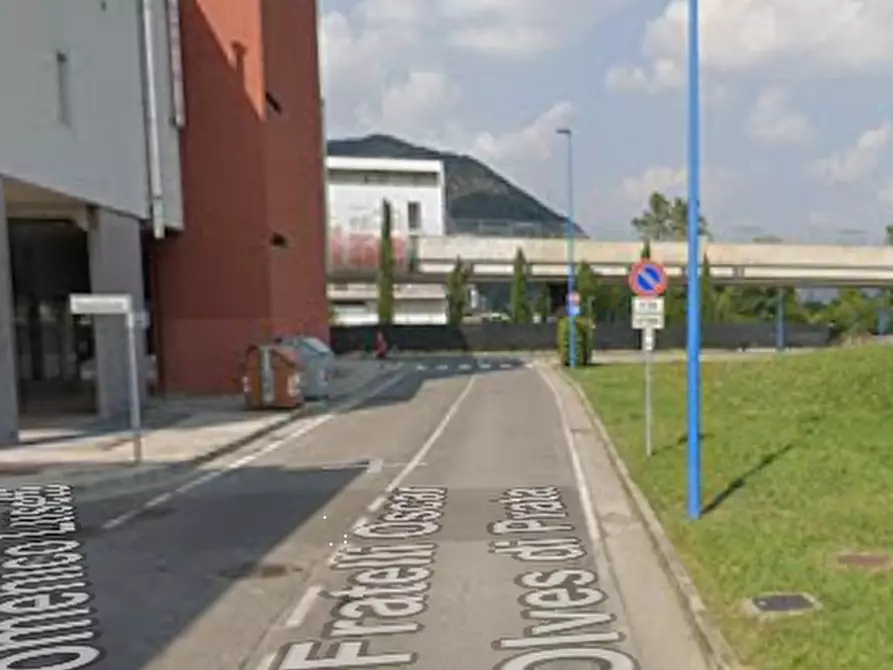 Immagine 11 di Negozio in vendita  in Via Fratelli Oscar a Brescia