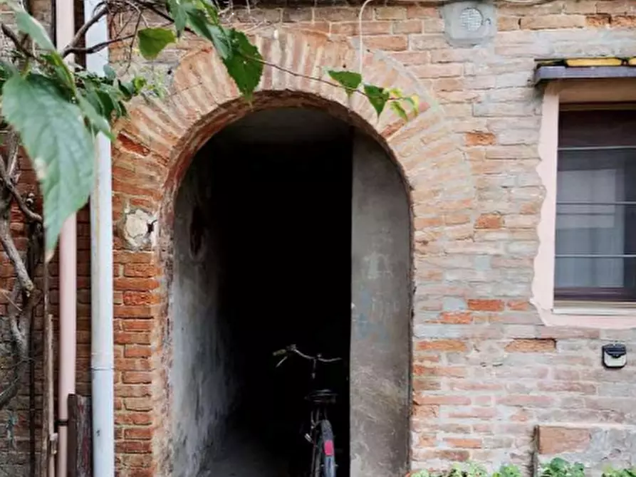 Immagine 6 di Appartamento in vendita  in Via Montebello a Ferrara