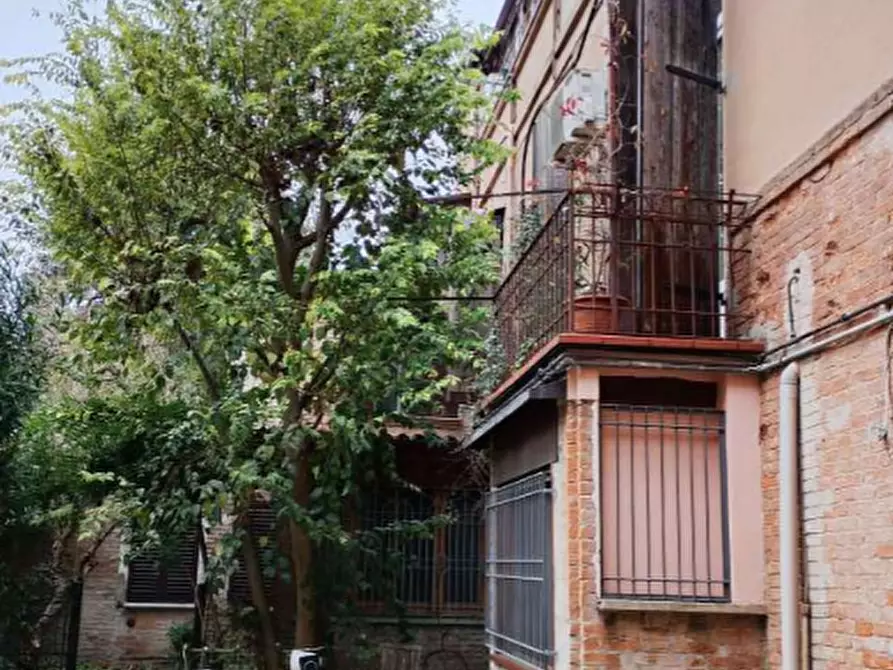 Immagine 7 di Appartamento in vendita  in Via Montebello a Ferrara