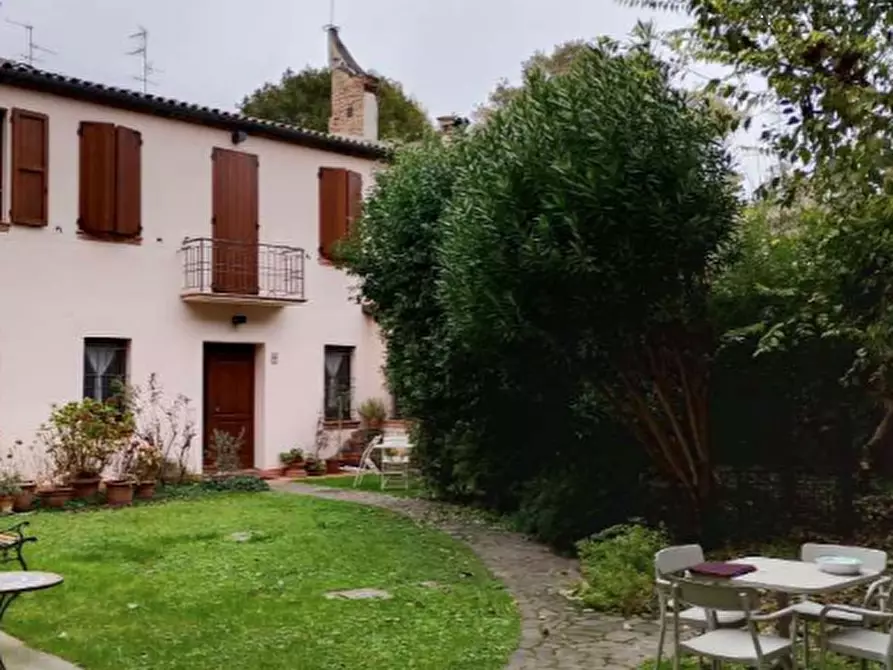 Immagine 8 di Appartamento in vendita  in Via Montebello a Ferrara