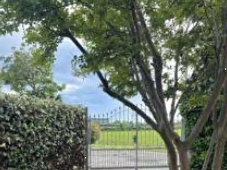 Immagine 4 di Appartamento in vendita  in Str. Montichiari a Ghedi