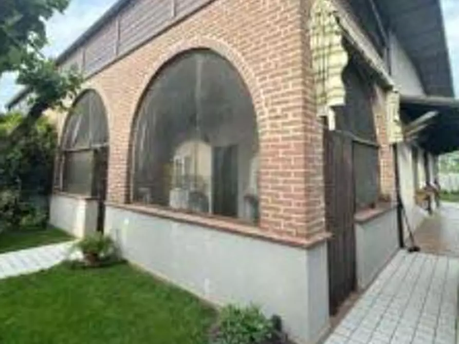 Immagine 5 di Appartamento in vendita  in Str. Montichiari a Ghedi