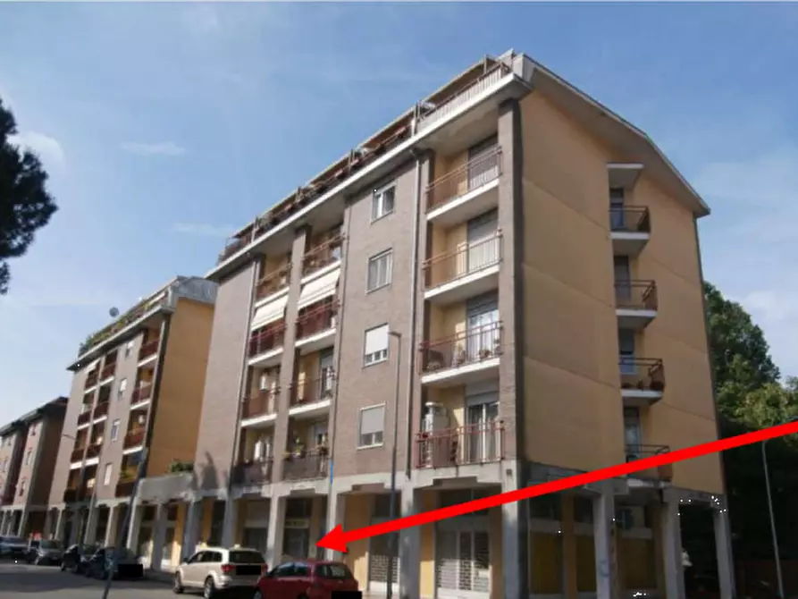 Immagine 1 di Negozio in vendita  in Viale Giotto a Busto Arsizio