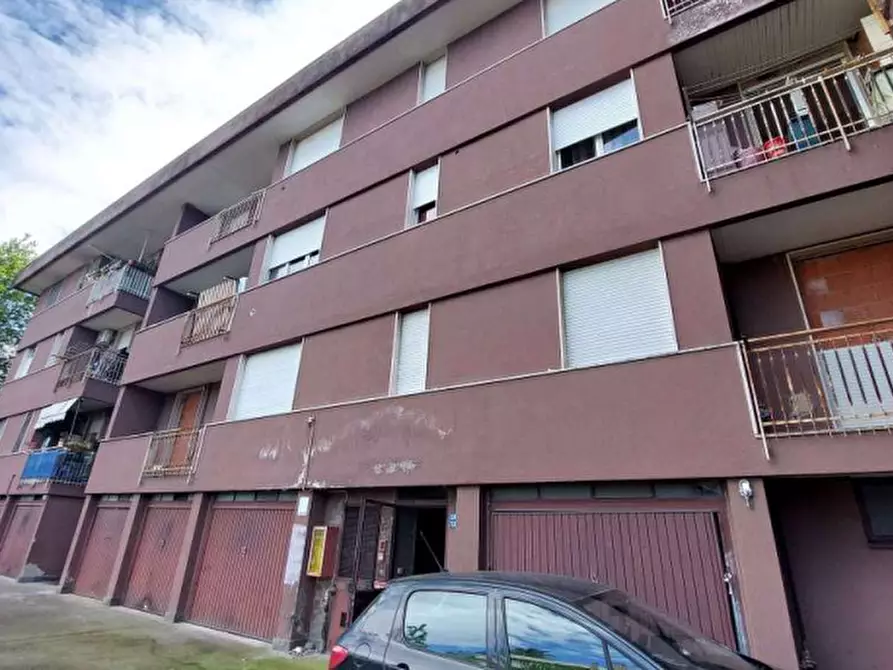 Immagine 2 di Appartamento in vendita  in Via XXIV Maggio a Lonate Pozzolo