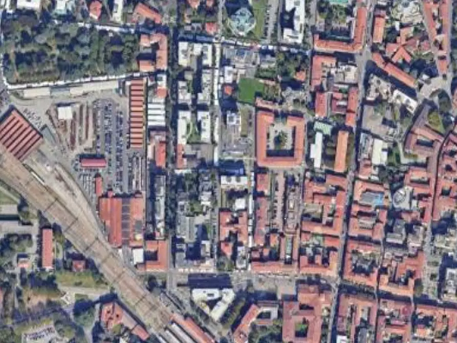 Immagine 2 di Negozio in vendita  in Via Ramazzotti a Saronno