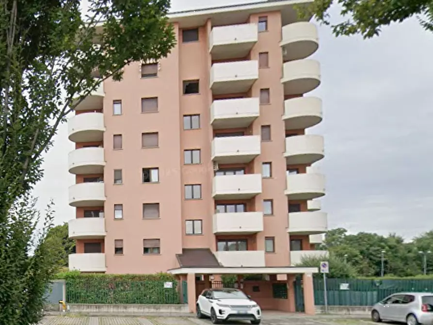 Immagine 10 di Appartamento in vendita  in Via Madre Teresa di Calcutta a Busto Arsizio