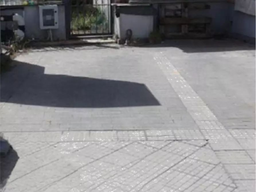 Immagine 3 di Posto auto in vendita  in Via Casilina a Roma