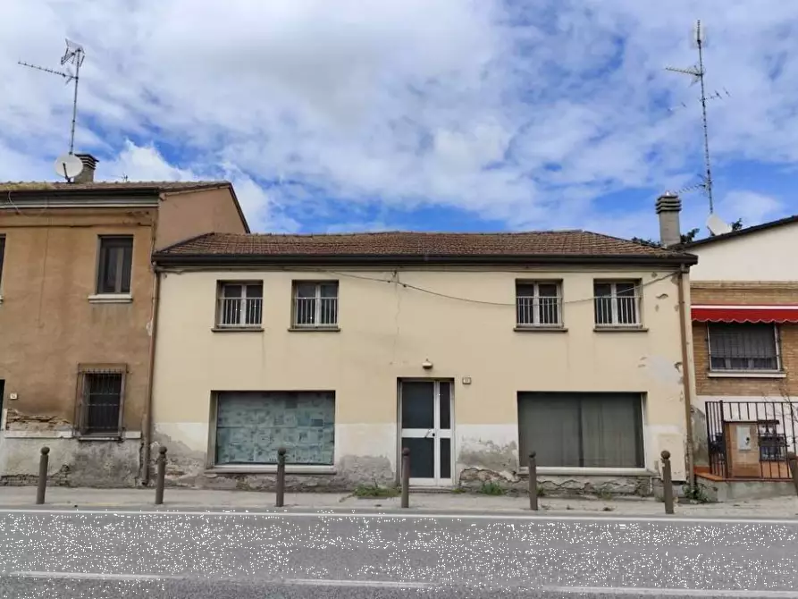 Immagine 1 di Laboratorio in vendita  in Via Nazionale Ponente a Argenta