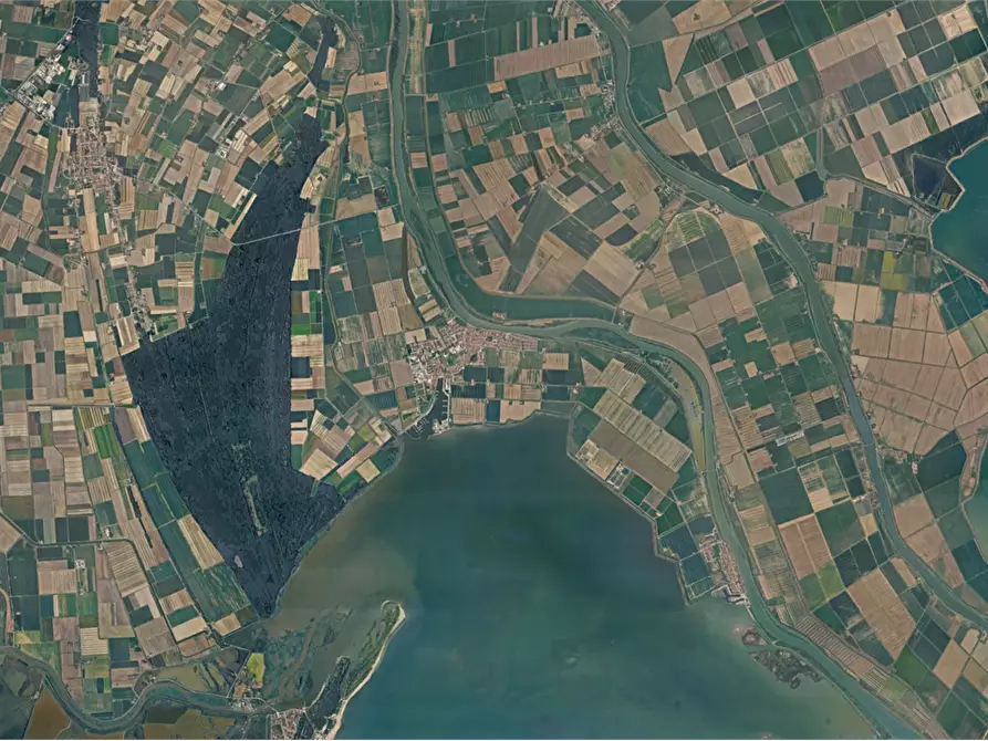 Immagine 9 di Appartamento in vendita  in  Via Ernesto Alberghini  a Goro