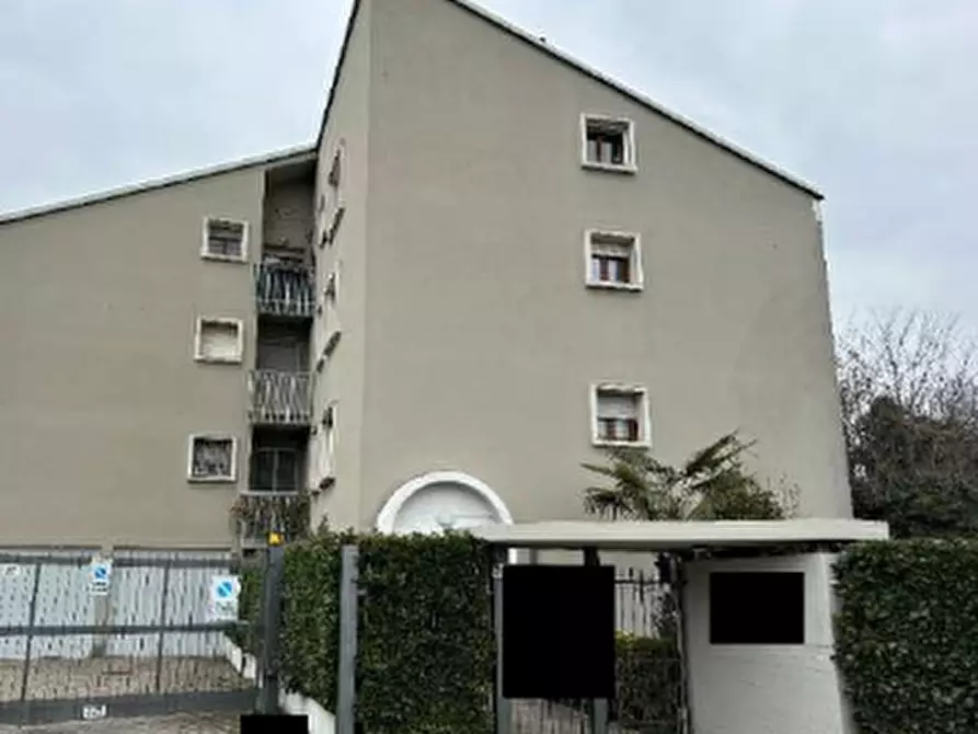 Immagine 9 di Appartamento in vendita  in Via Bainsizza a Legnano