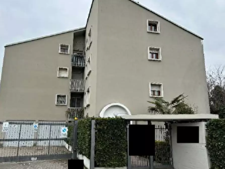 Immagine 10 di Appartamento in vendita  in Via Bainsizza a Legnano